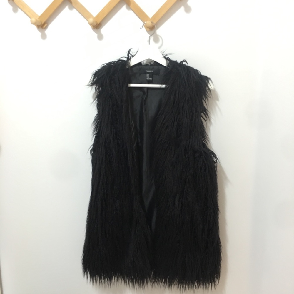 Forever 21 faux fur vest black size small